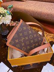 Louis Vuitton Dauphine Mini Handbag M44580 Size 20.0x15.0x9.0 cm - 2