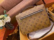 Louis Vuitton Pochette Metis Monogram Reverse M44876 size 25x19x9 cm - 5