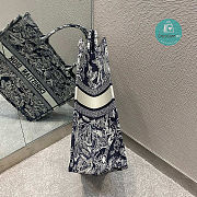 Dior Book Tote Tiger Embroidery Size 42cm - 4