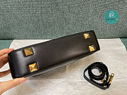 Valentino Garavani - Small Stud Sign Leather Hobo Bag In Black 20x15x7 cm  - 4