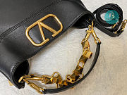 Valentino Garavani - Small Stud Sign Leather Hobo Bag In Black 20x15x7 cm  - 3
