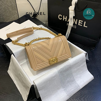 Chanel Medium Boy Chevron Nude 67086 25cm