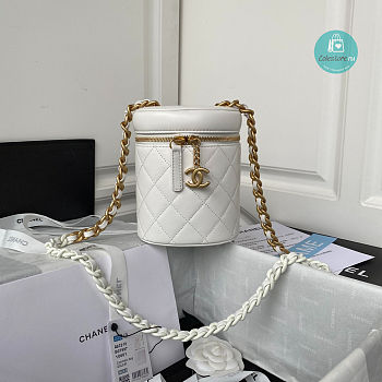 Chanel Small Vanity Case Lambskin In White AS3210 Size 16x13x11cm