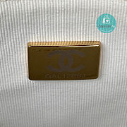 Chanel Small Vanity Case Lambskin In White AS3210 Size 16x13x11cm - 6