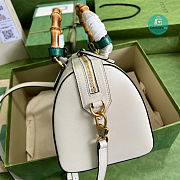 Gucci Diana Leather Crossbody Handbags In White 655663 30x18x15cm - 5