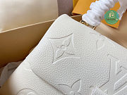 Louis Vuitton Madeleine BB Handbag In White 24x17x8.5 cm - 5