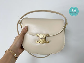 Celine Teen Besace Triomphe In Shiny Calfskin In White 19x16x8 cm