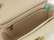 Celine Teen Besace Triomphe In Shiny Calfskin In White 19x16x8 cm - 2