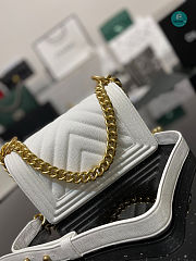 Chanel Boy Flap Bag White Chervon Calfskin 67085 Size 20cm - 2