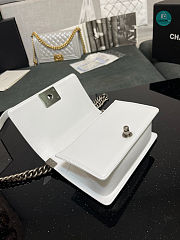 Chanel Boy Flap Bag In White Chervon Calfskin 67085 Size 20cm - 5