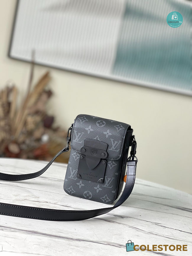Louis Vuitton S-Lock Vertical Wearable Wallet M81522 Size 12x19x7 cm - 1