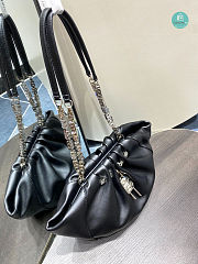 Givenchy Damen Small Kenny Shoulder Bag in White 32x22x17 cm - 4