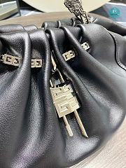 Givenchy Damen Small Kenny Shoulder Bag in White 32x22x17 cm - 3