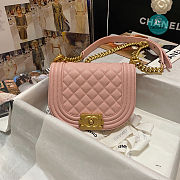 Chanel Small BOY CHANEL Messenger Bag Lambskin Pink AS3350 19.5×15.5×7cm - 1