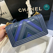 Chanel Medium Boy Chevrom Blue 67086 25cm - 3