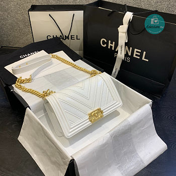 Chanel Medium Boy Chevrom White 67086 25cm