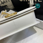 Chanel Medium Boy Chevrom White 67086 25cm - 6