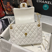 Chanel 22p White Gold Handle Graft Caviar Cowhide In White AS3335 30x18x10cm - 2