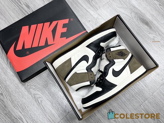 Travis Scott x Air Jordan 1 Retro High  - 1