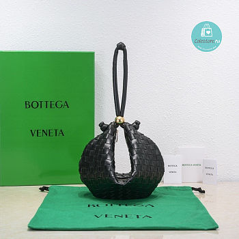 Bottega Veneta Genuine Leather Woven Pouch Bag In Black 40x20x2 cm 