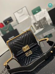 Chanel Boy Flap Bag Black Chervon Calfskin Size 20cm - 1