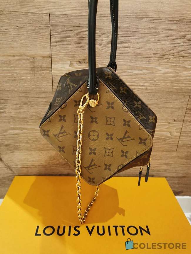 Louis Vuitton Monogram Square Bag 16cm - 1