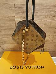 Louis Vuitton Monogram Square Bag 16cm - 1