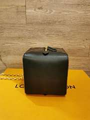 Louis Vuitton Monogram Square Bag 16cm - 6