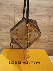 Louis Vuitton Monogram Square Bag 16cm - 4