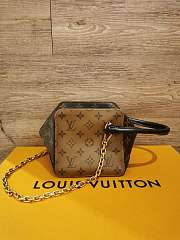 Louis Vuitton Monogram Square Bag 16cm - 2