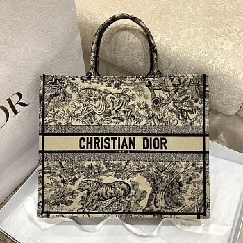 Large Dior Book Tote Brown Toile de Jouy Embroidery 42x18x35 cm