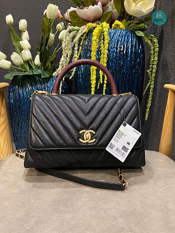 Chanel Coco Handle Chevron Caviar In Black 29x18x12 cm