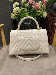 Chanel Coco Handle Chevron Caviar In White 29x18x12 cm - 3
