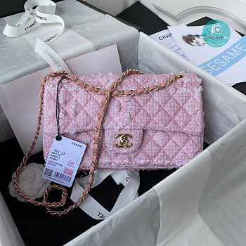 Chanel Flap Bag Woolen In Pink 25 cm 