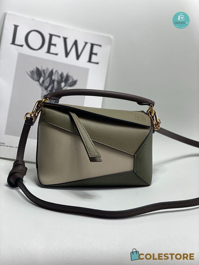 Loewe Mini Puzzle Bag In Classic Calfskin In Green 18x12.5x8cm - 1