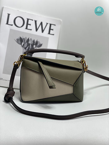 Loewe Mini Puzzle Bag In Classic Calfskin In Green 18x12.5x8cm