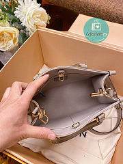 Onthego PM Bicolour Monogram In Creme Empreinte Leather 25x19x11.5cm - 4