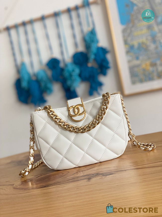Chanel Small HOBO Handbag Lambskin 12.5x19x6.5cm - 1