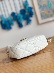 Chanel Small HOBO Handbag Lambskin 12.5x19x6.5cm - 3