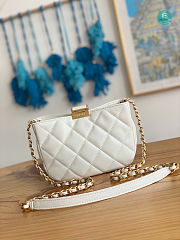 Chanel Small HOBO Handbag Lambskin 12.5x19x6.5cm - 4