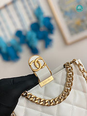 Chanel Small HOBO Handbag Lambskin 12.5x19x6.5cm - 5