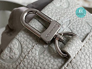 Louis Vuitton Chalk Pouch Other Leathers In Silver 12.5 x 17 x 12.5 cm - 5