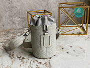 Louis Vuitton Chalk Pouch Other Leathers In Silver 12.5 x 17 x 12.5 cm - 2