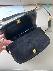 Chanel Messenger Bag Shiny Calfskin 22cm - 4