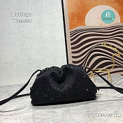 Bottega Veneta The Pouch Cloud Bag Crystal In Black  22x12x7CM - 2