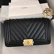 Chanel V-Boy handbag calfskin & gold metal in Black 25cm - 1