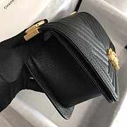 Chanel V-Boy handbag calfskin & gold metal in Black 25cm - 4