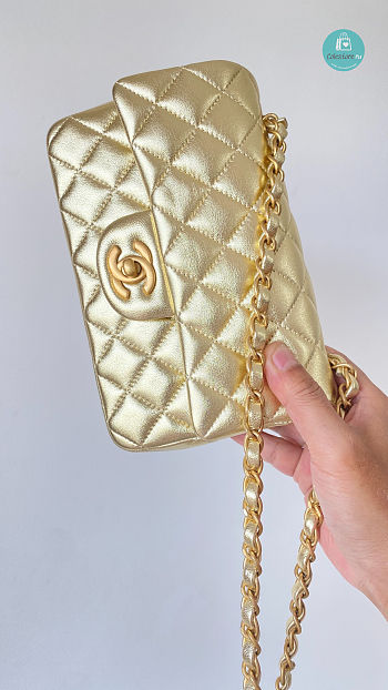 Chanel Flap Bag Grain Lambskin In Gold 20cm