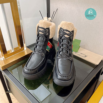 Gucci Women's Ankle Boots with Stripe In Black