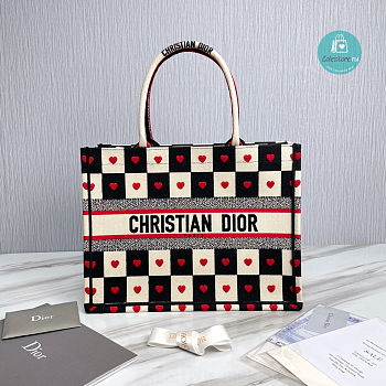 Dior Book Tote Medium Dioramour D-Chess Heart Embroidery 36.5x28x16 cm